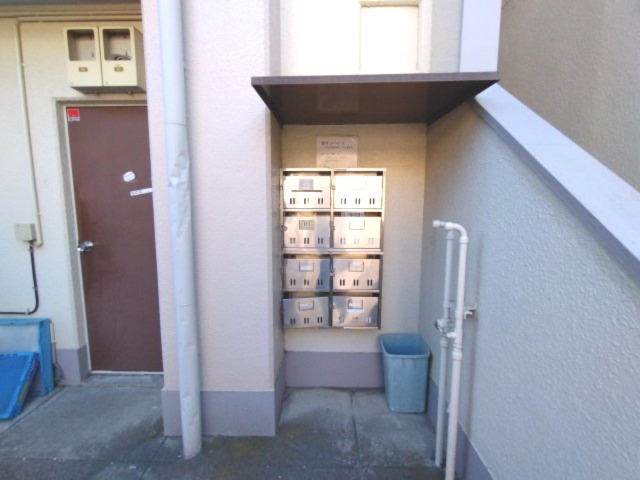 聖サンハイツのロビー