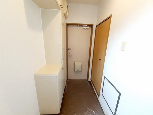 エレガンス宮の森の玄関