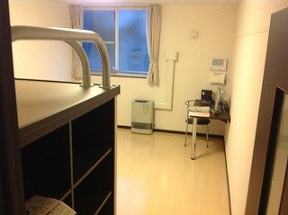 レオネクストルミナス東札幌の居間・リビング|2F部屋はカーペットになります。