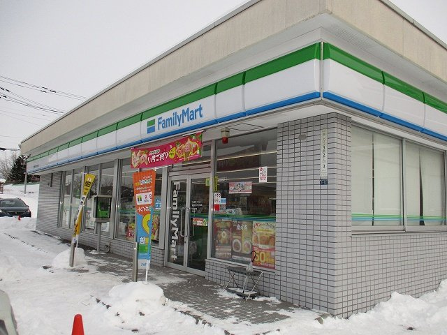 レオパレス真栄の周辺