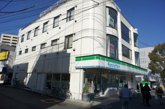 ファミリーマート 大船駅北店まで190ｍ