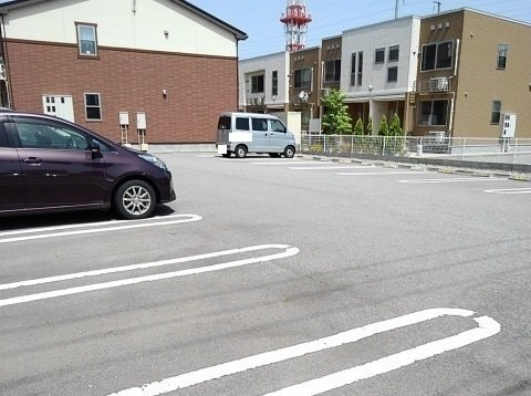 フェリーチェ・優の駐車場|駐車場があるので、車を買う予定の方も安心です