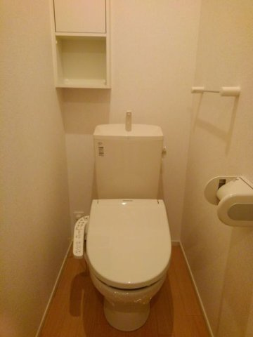 ディープ　リヴィールのトイレ|落ち着いた色調のトイレです