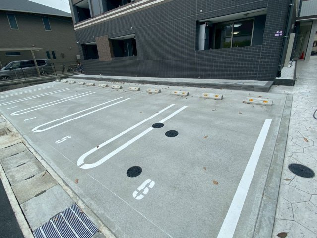 グランヴィル芦屋西の駐車場