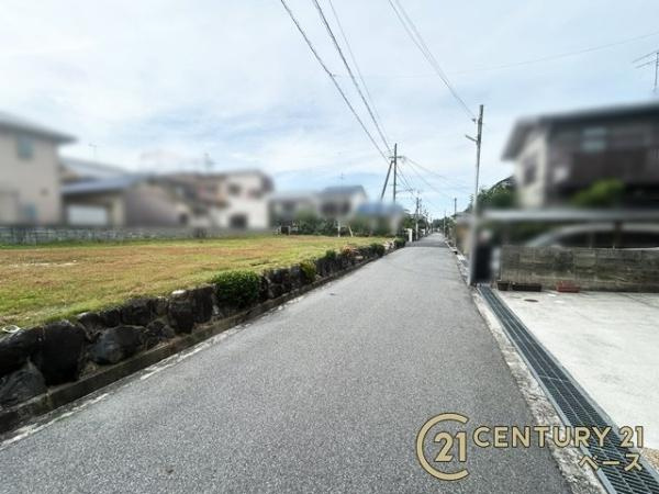 ファーストタウン疋田 ３号地　建築条件なし土地の前面道路含む現地写真|■現地撮影写真■閑静な住宅地内で穏やかな暮らし！