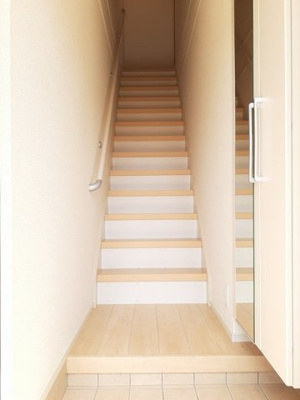 【玄関】 | メゾン七番館