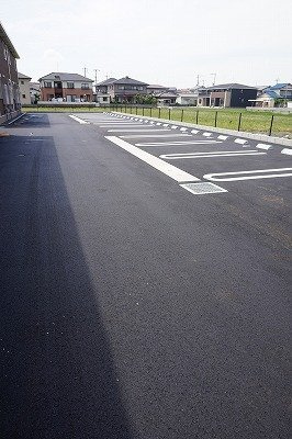 ル・ベリエ　Ｂの駐車場