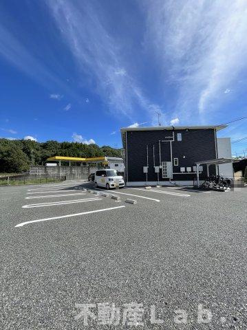 ＲＥＬＩＥＦ　ＴＯＷＮ　Ａの駐車場