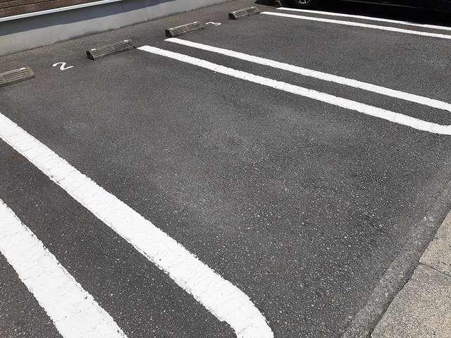 メゾン　ジェルメの駐車場