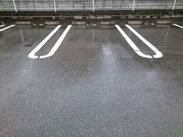 パイン　グローブの駐車場