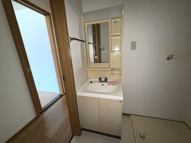 フォレスト矢倉の洗面所