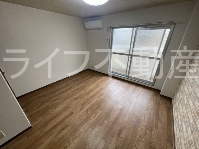 サンブライト新石切の内装|明るい色調の室内です