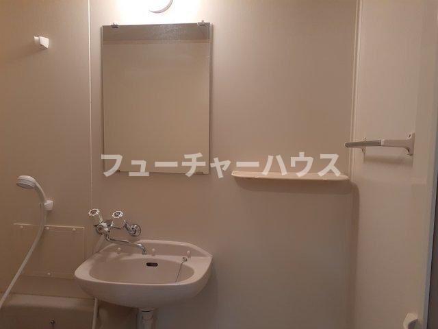 エスポワールⅠの洗面所|忙しい朝には欠かせない洗面所です