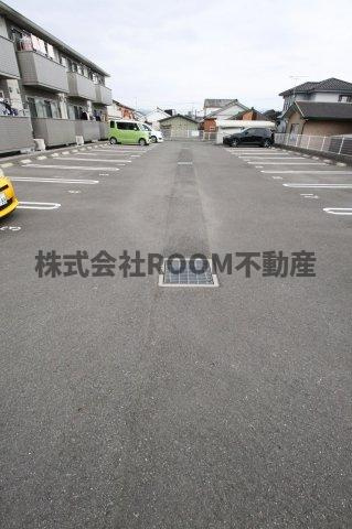 ヴィラコートＪ5の駐車場|駐車スペースもあります