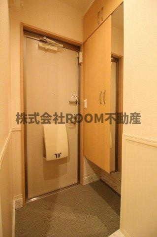 ガレンド吉尾　B棟のエントランス|毎日通るエントランスはこのようになっています