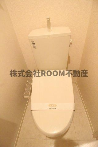 ベルフルールのトイレ|落ち着いた色調のトイレです
