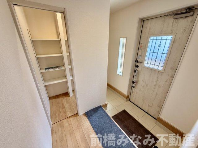【新築】前橋市富士見町時沢第12　１号棟(全５棟)　リーブルガーデン　新築建売分譲の玄関|きれいな玄関です