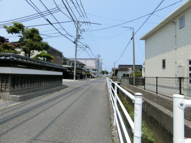 フルール・ユーの周辺