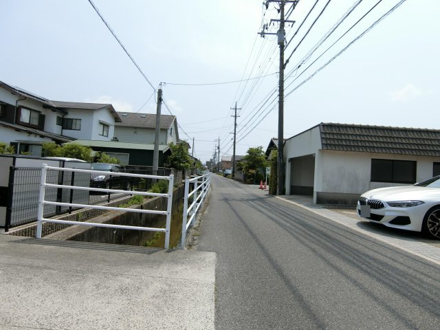フルール・ユーの周辺