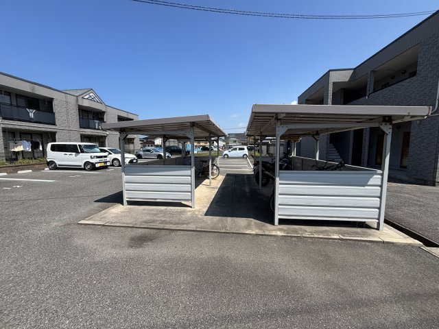 アクアサイド　Ａ棟の駐車場