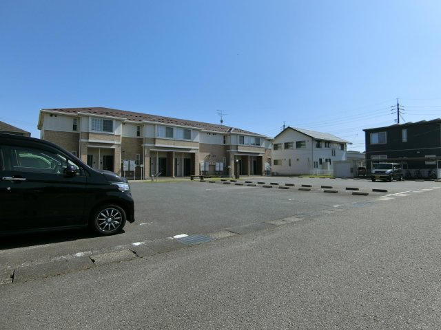 サンクレールの駐車場