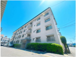 【外観】 | 「ジムに通う時間がない」という方にこそ選んでほしい4階住戸。日々の適度な階段昇降は、健康維持や足腰のトレーニングに最適です。住みながら自然と体力がつく、アクティブなライフスタイルを。