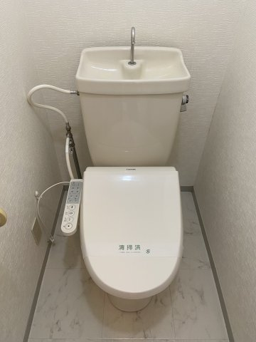 セジュール小玉Ｂのトイレ|温水洗浄便座