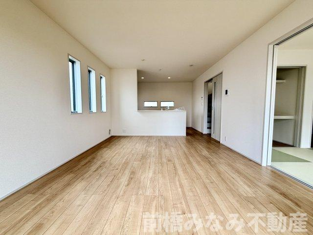 【新築】前橋市富士見町時沢第12　３号棟(全５棟)　リーブルガーデン　新築建売分譲の居間・リビング|おしゃれなリビングです