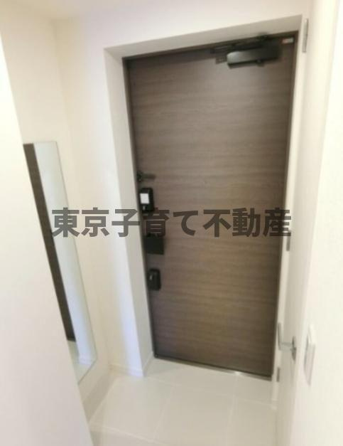 クレストコート目白新坂レジデンスの玄関