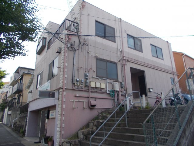 千鳥が丘ビル　1Ｆの外観|角地