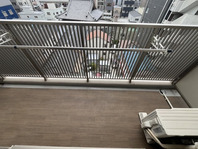 STEADY三宮のバルコニー