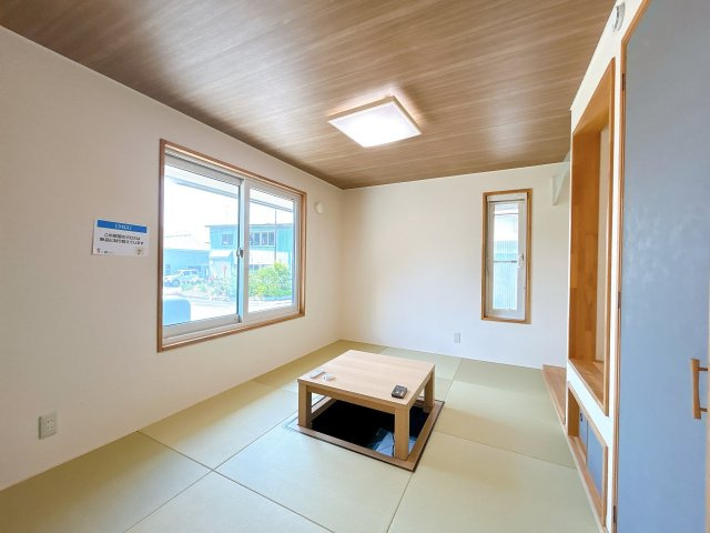 北見市川東２１番地５７　中古売家の和室|【リフォーム済み】1階和室には掘りごたつを設置致しました。取り外して一面畳にすることもできますので、用途に応じてお使いいただけます。