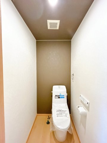 北見市川東２１番地５７　中古売家のトイレ|【リフォーム済み】リクシル製の新品に交換致しました。直接肌が触れる部分になりますので新品だと安心ですね。