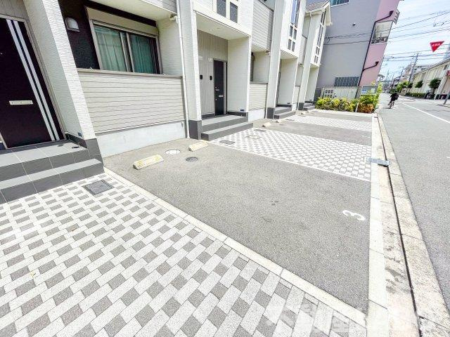 アセーボフロールの駐車場