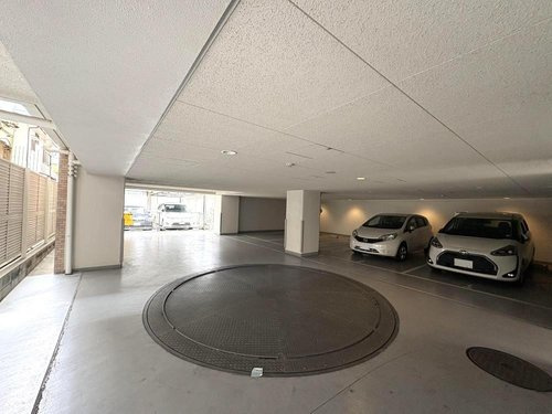 ワコーレ西宮けやき通りの駐車場