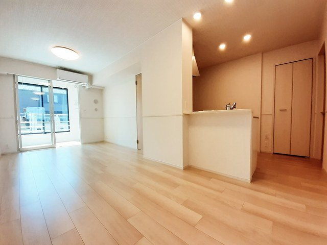 サンライズ桜町Ｂの居間・リビング