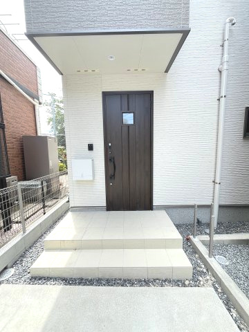 【玄関】 | 福岡市博多区新和町2丁目　3号棟（全3棟）【仲介手数料無料・0円】 | 施工例。施工例は完成時と異なる場合があります。