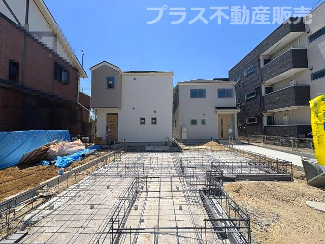 【外観】 | 福岡市博多区新和町2丁目　3号棟（全3棟）【仲介手数料無料・0円】 | 現地写真。プラス不動産販売なら、現場の全ての棟をまとめてご見学頂けます。