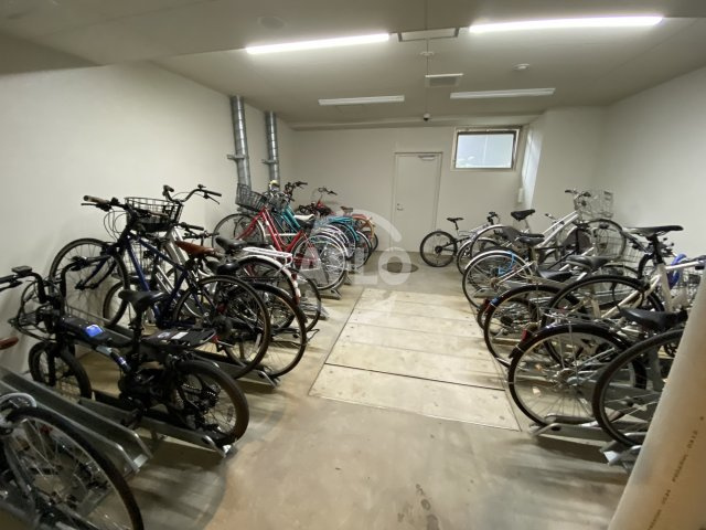 SERENiTE本町refletのその他共用部分|SERENiTE本町reflet（セレニテ本町ルフレ）　駐輪場