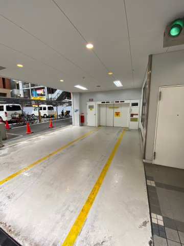 【駐車場】 | NLC新大阪ビジネスゾーンIII番館 | ビルに駐車場も付いております（別途契約要）