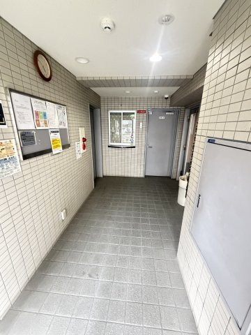 眺港苑のロビー