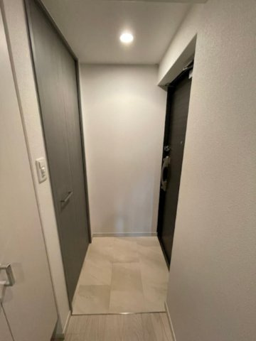 S-RESIDENCE谷町五丁目の玄関