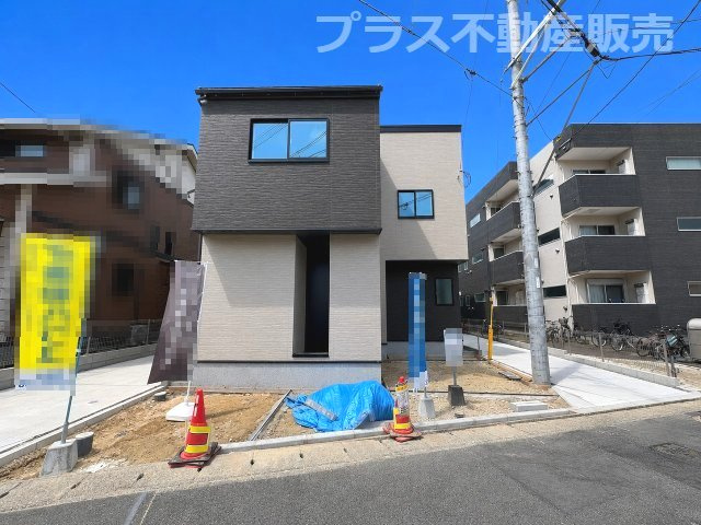 【外観】 | 福岡市博多区新和町2丁目　2号棟（全3棟）【仲介手数料無料・0円】 | 現地写真。プラス不動産販売なら、現場の全ての棟をまとめてご見学頂けます。