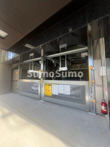 ソルテラスKOBE湊町の駐車場