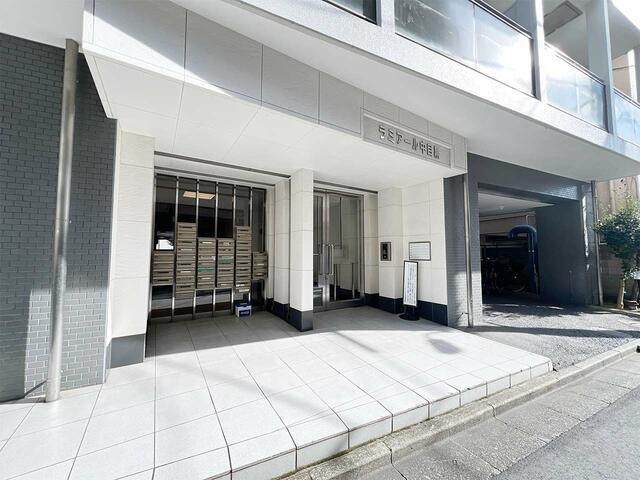 ラミアール中目黒のエントランス