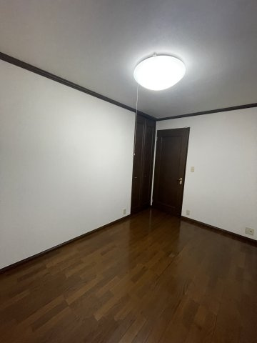 柳邸の寝室