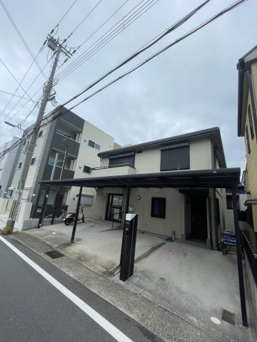 柳邸のエントランス