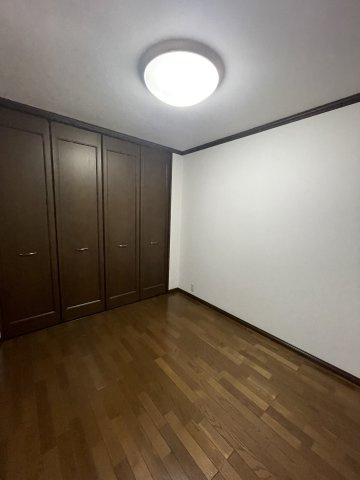 柳邸の寝室