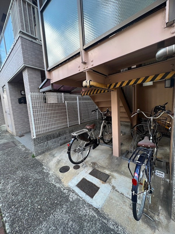 モナハイツ八雲のエントランス