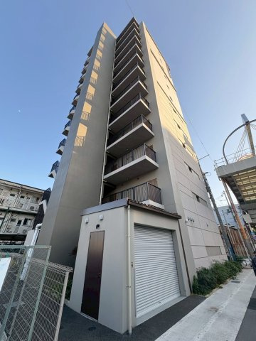 クローバー・マーレ神戸の外観